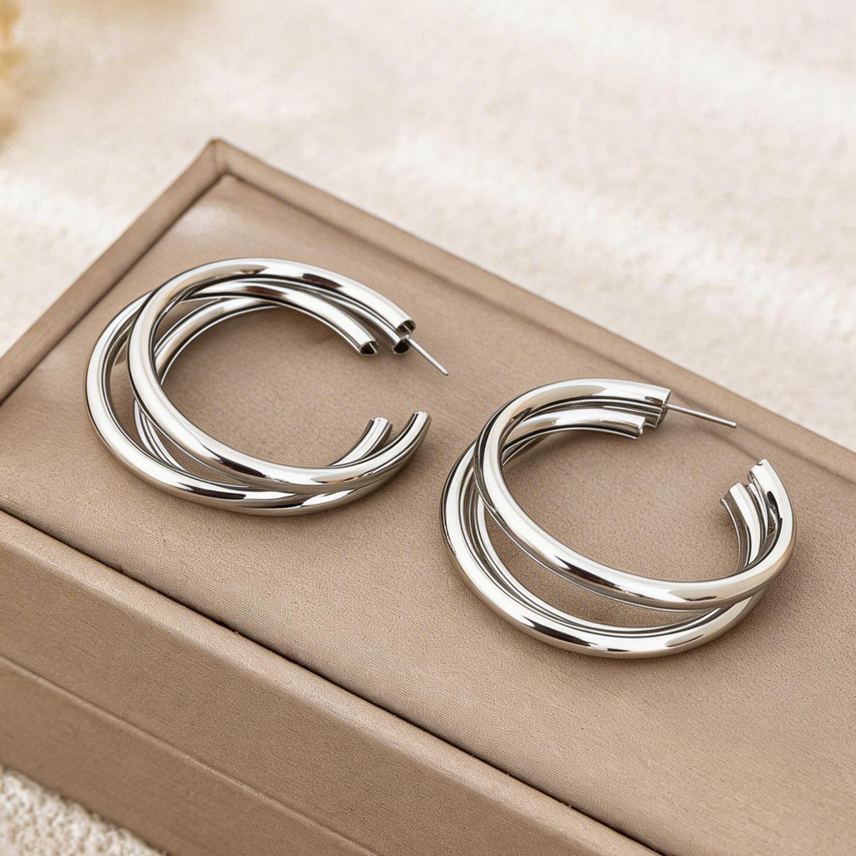 Metal Minimalist Round Earrings