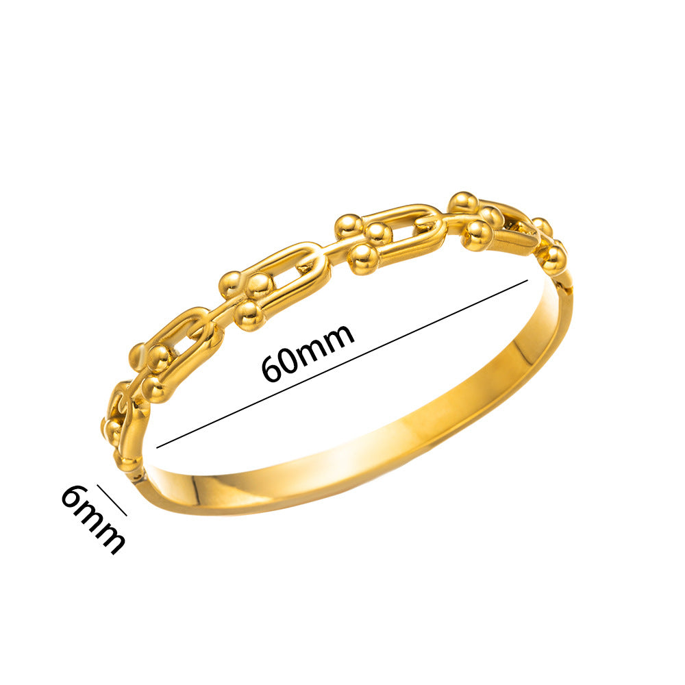 Gold U-shaped Vachette Clasp Bracelet