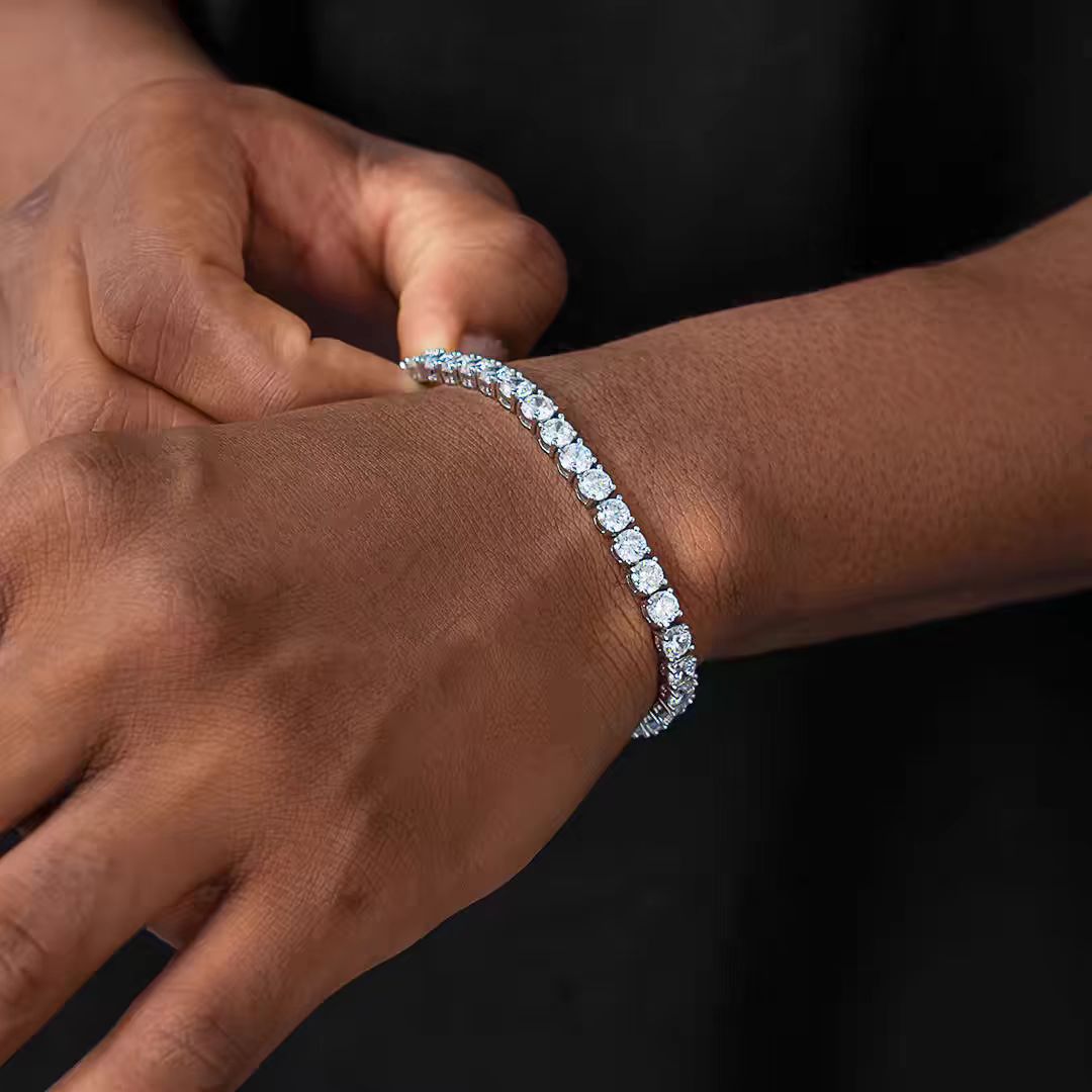 Fashionable Titanium Steel Bracelet That Doesnt Fade